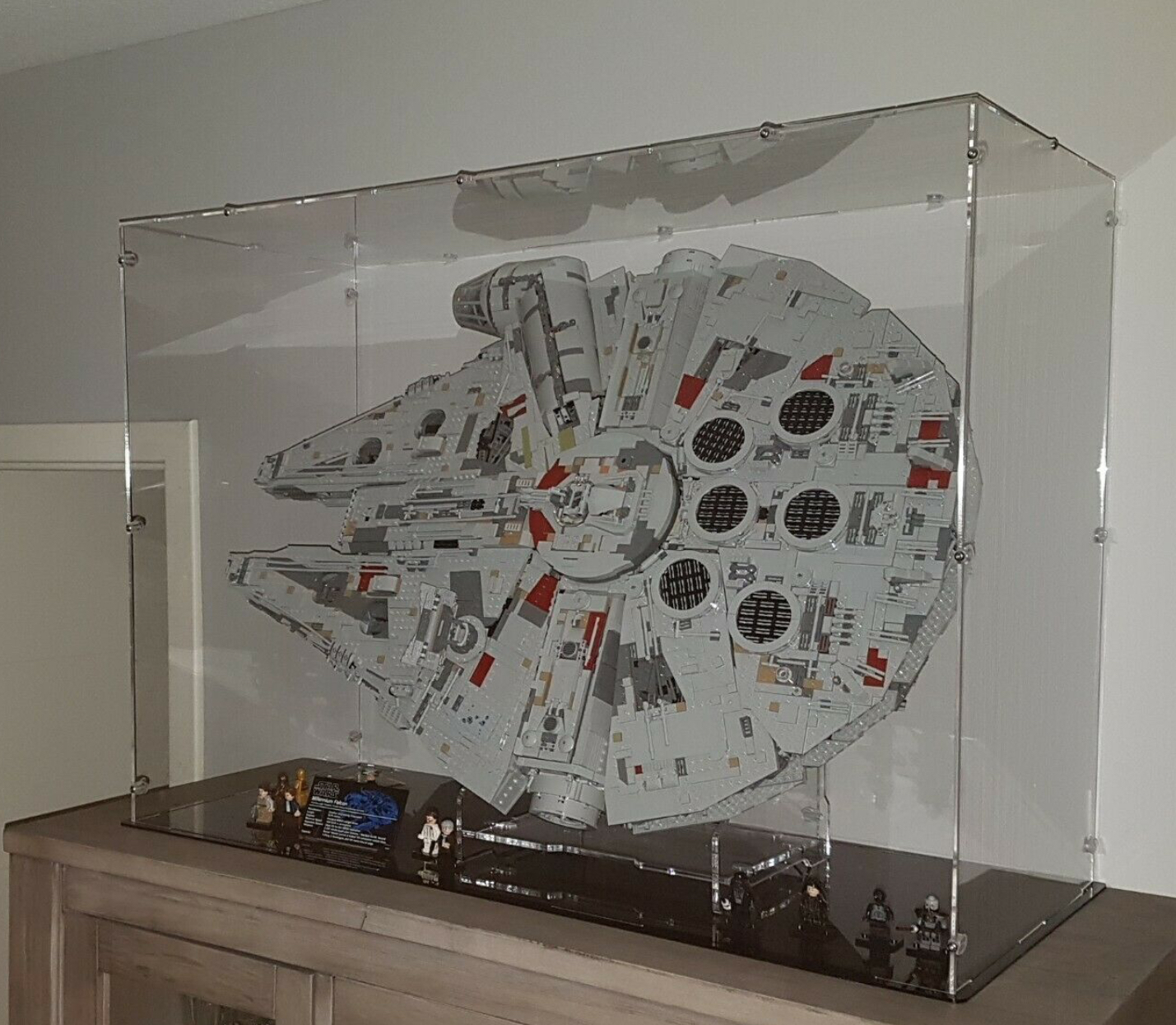 Acrylglas Vitrine für Ihr LEGO® Modell Millennium Falcon 75192 mit Ständer