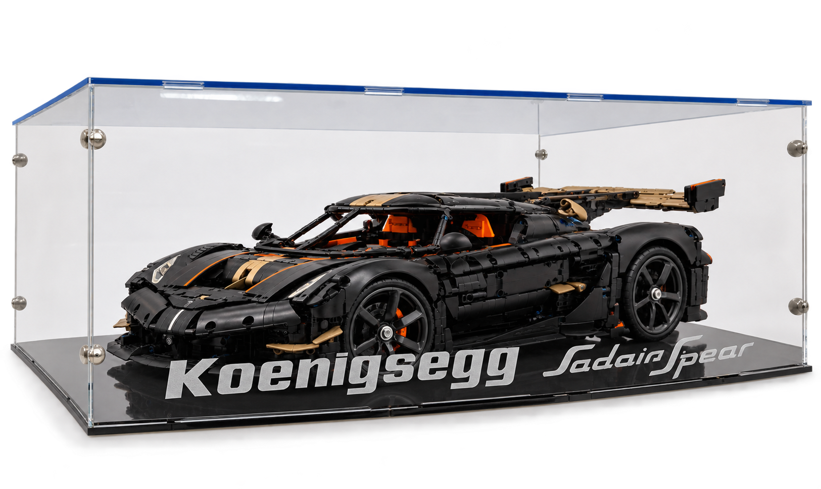 Acrylglas-Vitrine für LEGO® Koenigsegg Sadairs Spear Hypercar 42232 mit eingravierten Schritzug